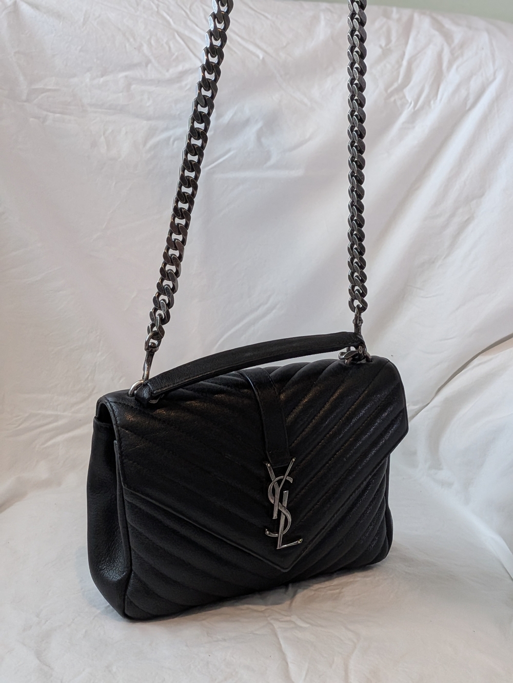 Saint Laurent Black Quilted Chevron Leather Shoulder Bag with YSL Logo - Picture 4 of 8